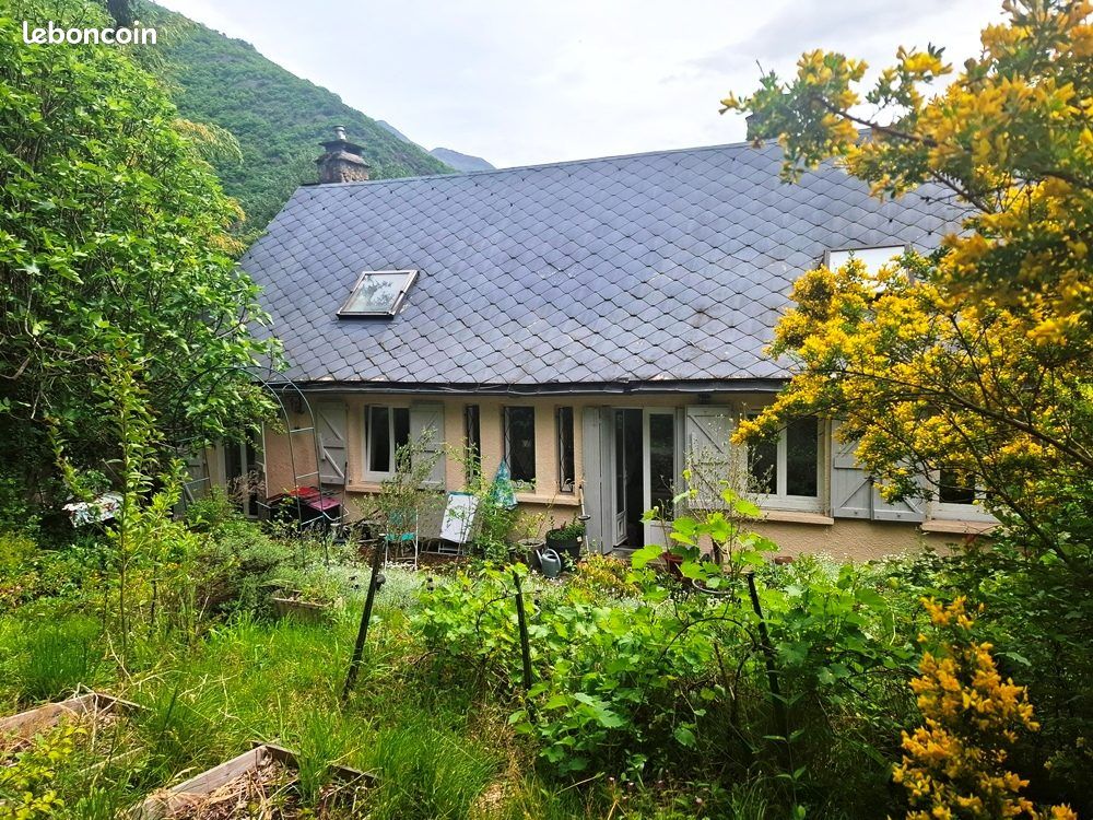 Maison 10 pièces 230 m² · à Saint-Béat-lez · 230 m² · 260 000 €