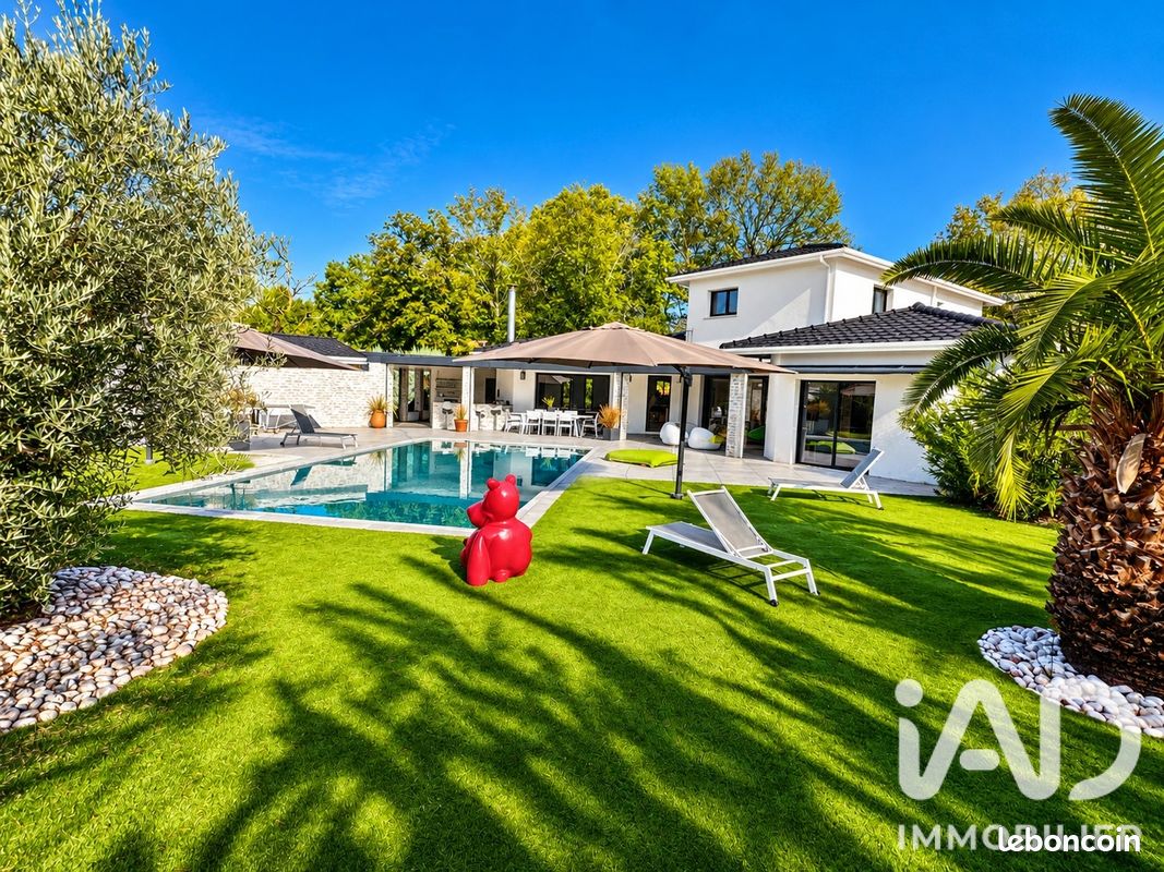 Maison 9 pièces 280 m² · à Saint-Aubin-de-Médoc · 280 m² · 1 100 000 €