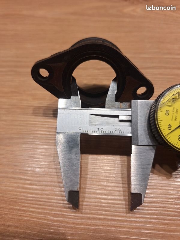 Pipe d'admission Dr 125 Suzuki (image 1)