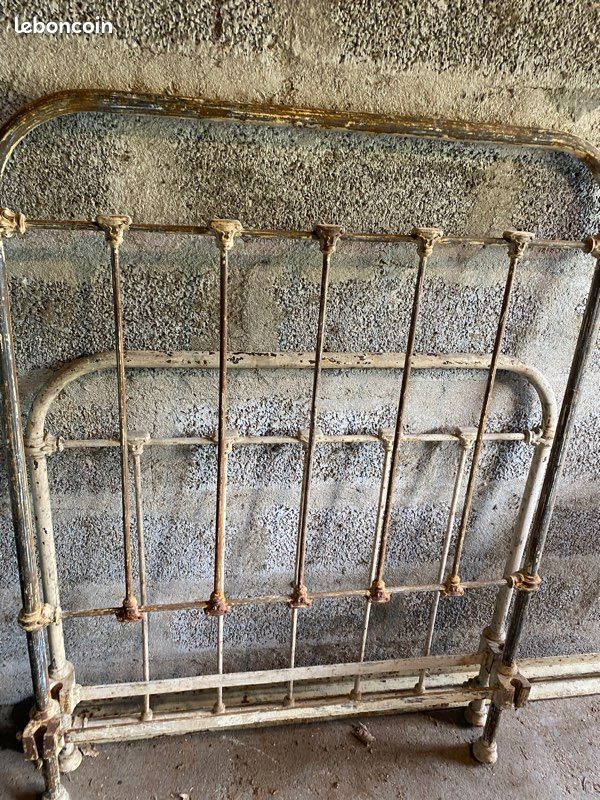 Lit ancien (image 1)