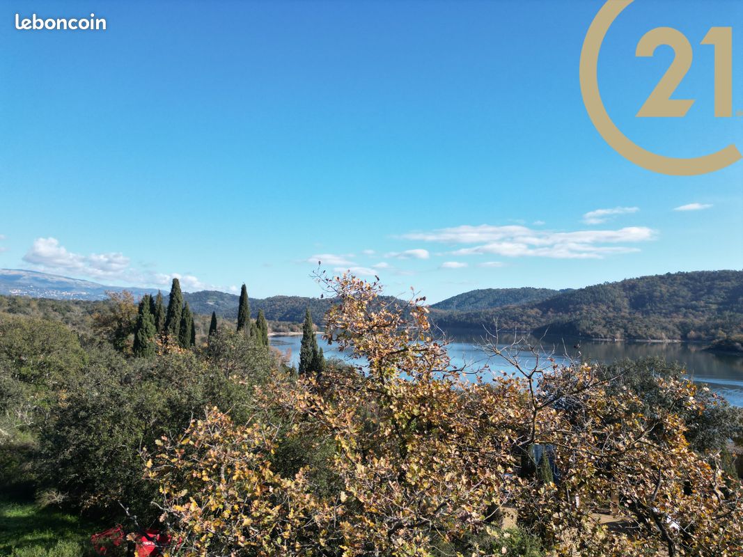 Terrain 3468 m² · à Montauroux · 3 468 m² · 1 312 000 €