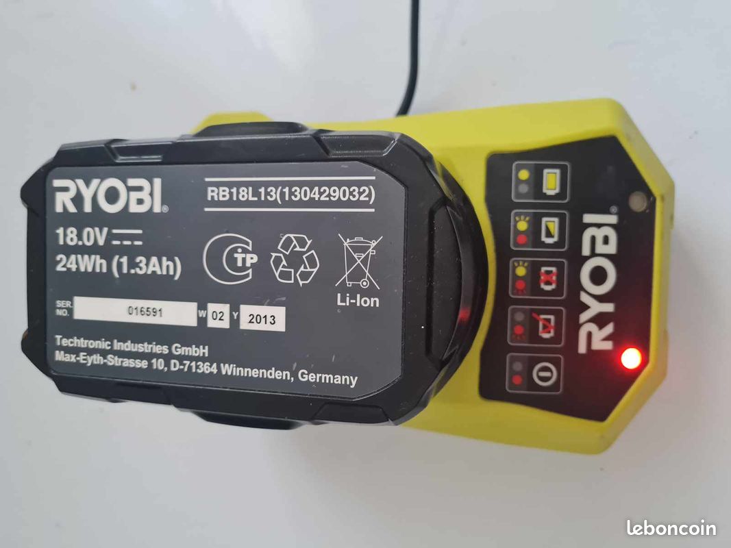Chargeur RYOBI BCL14181H avec Batterie OutPut: 1404V-