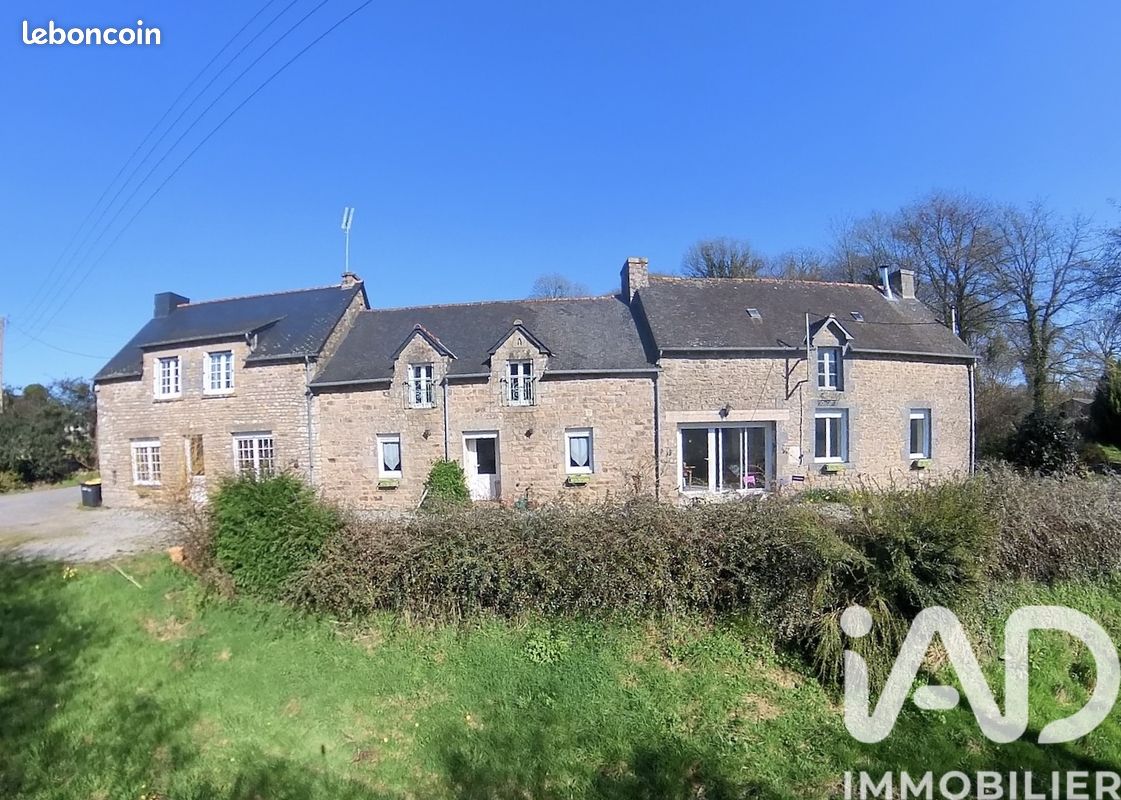 Maison 11 pièces 215 m² · au Mené · 215 m² · 278 999 €