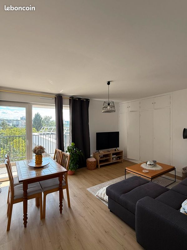 Appartement 4 pièces 82 m² · à Saint-Germain-en-Laye · 82 m² · 1 800 €
