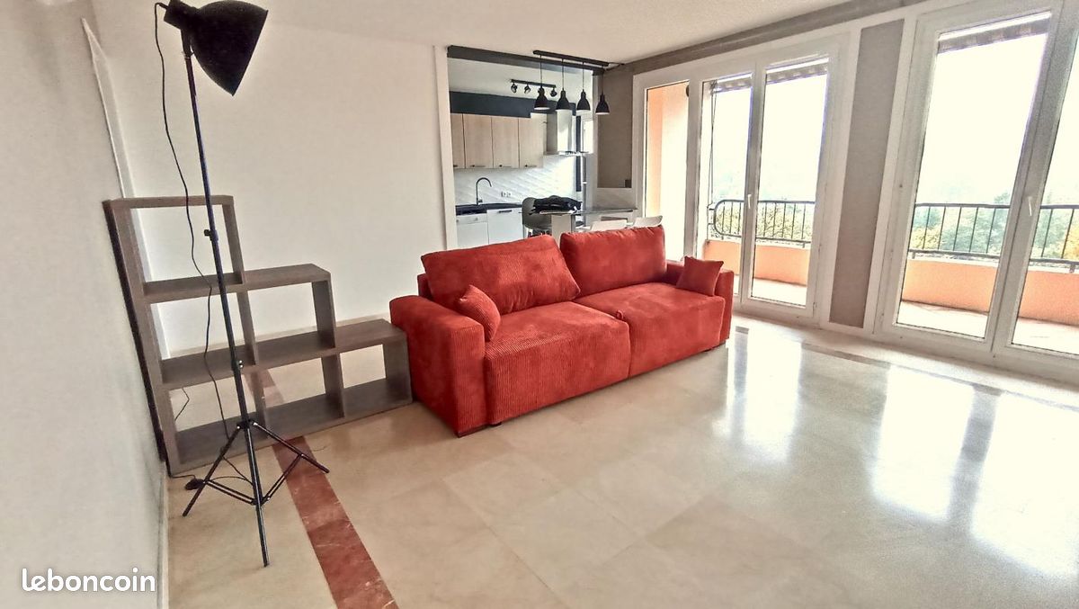 Appartement 1 pièce 51 m² · à Écully · 51 m² · 889 €/mois