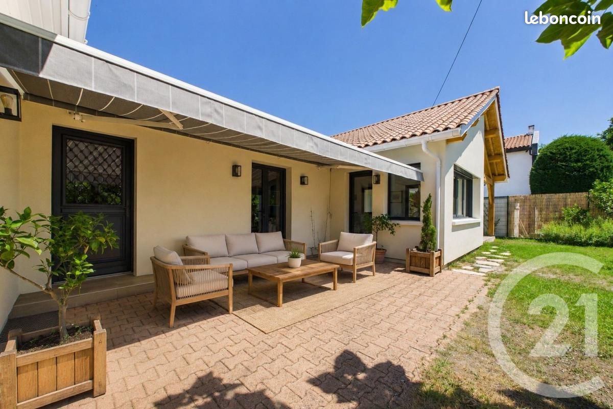 Maison 6 pièces 145 m² · à Eysines · 145 m² · 700 000 €