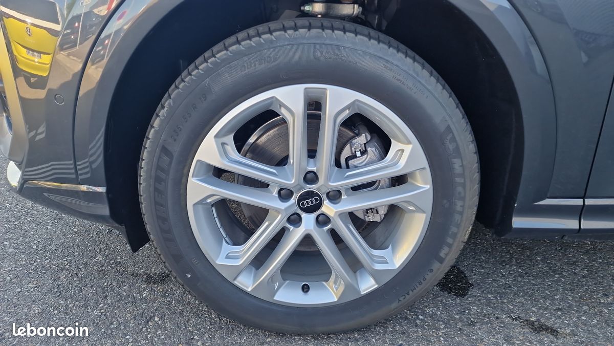 AUDI Q5 TFSI 204 ch Hybride S tronic 7 S line (image 9)