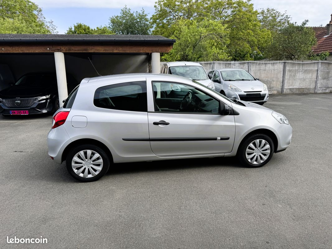 RENAULT Clio III 1.2 I 75 cv 56000 KM GARANTIE (image 3)