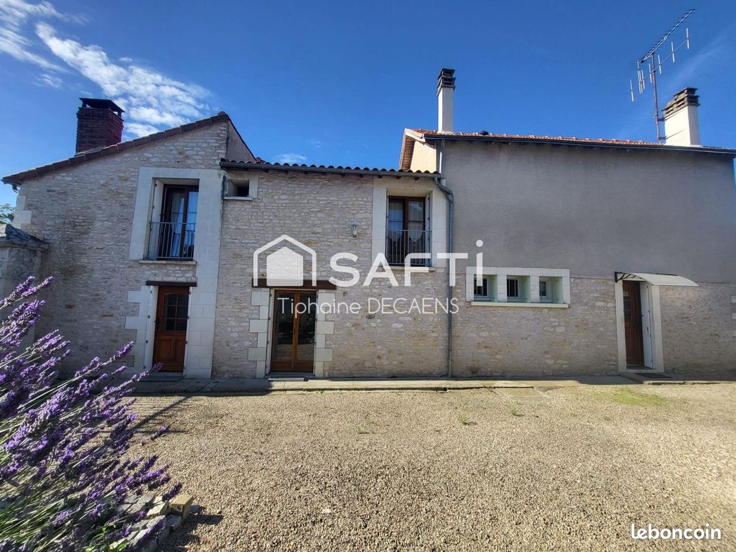 Maison 7 pièces 126 m² · à Richelieu · 126 m² · 155 000 €