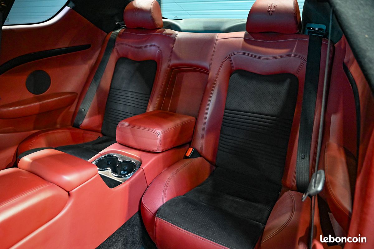 Maserati GranTurismo 4.7 V8 440ch MC-Shift F1 Phase 1 – Immat FR / Cuir Rouge / Alcantara Noir / Jantes Neptune 20’’ / Échappement Sport / Freins Brembo / Inserts Carbone / Navi (image 12)