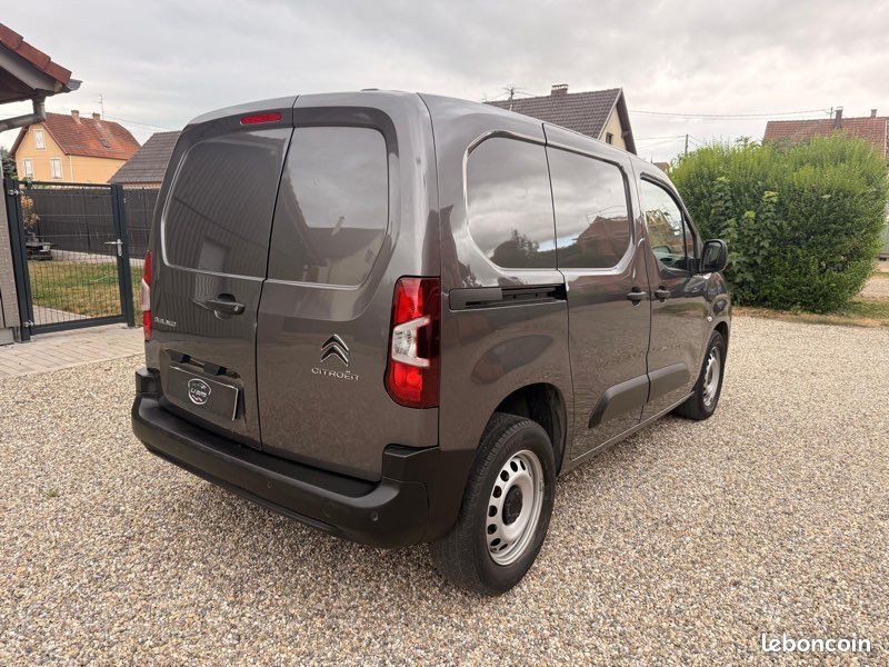 10 825 HT / CITROËN BERLINGO Van M 650kg BlueHDi 130 S&S Club EAT8 3places (image 4)