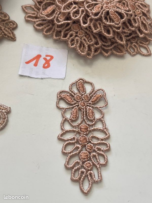 Superbe lot 78 ornements retro baroque vintage beige (image 3)