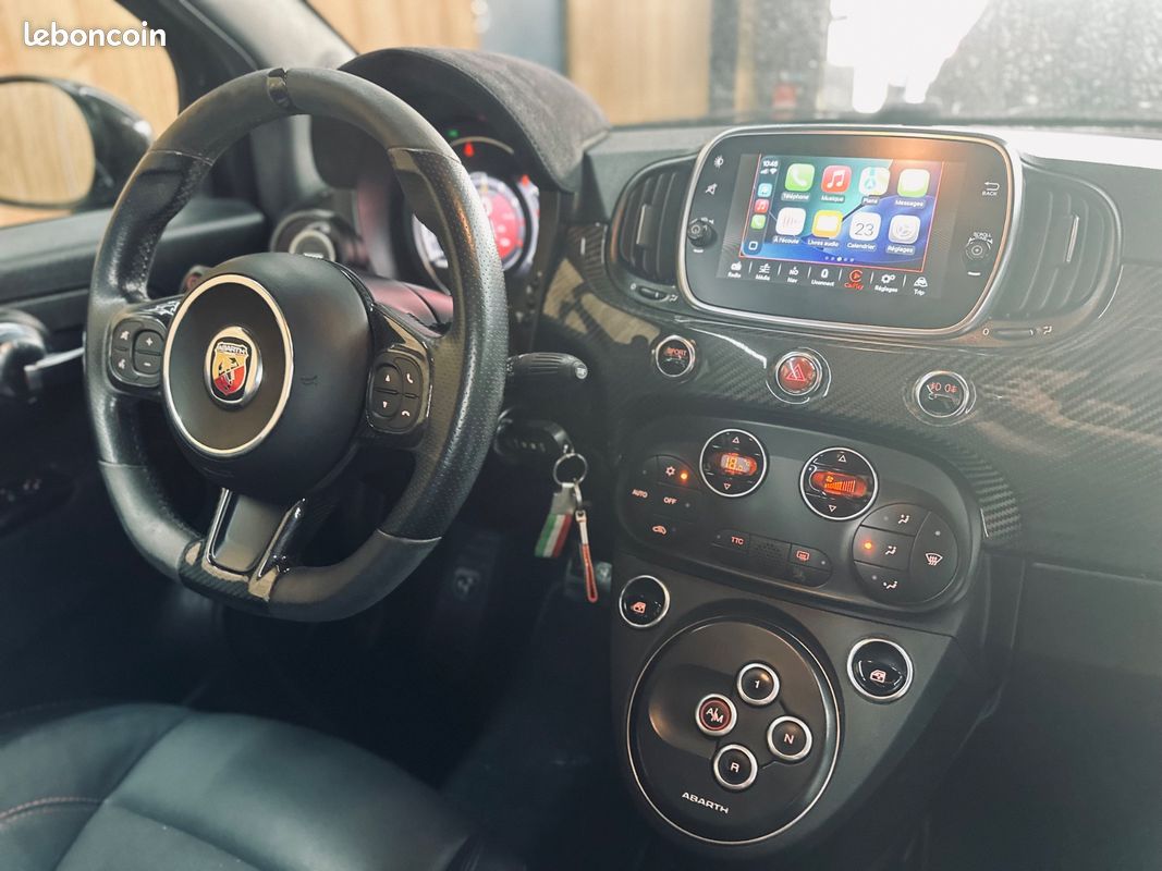 ABARTH 595 1.4 T-Jet 180 CH BVA Cabriolet Competizione Esseesse + ECHAPPEMENT AKRAPOVIC + PACK CARBONE + BEATS AUDIO + 1ERE MAIN + GARANTIE 12 MOIS (image 14)