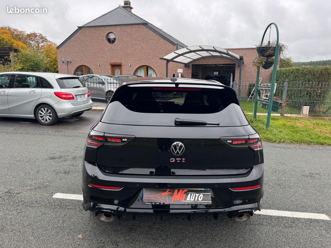 Volkswagen golf 8 gti clubsport face lift gti performance akra 8350 KMS MALUS A PREVOIR 10980 area view dcc toit ouvrant etat neuf rare garantie 11 2026 (image 9)