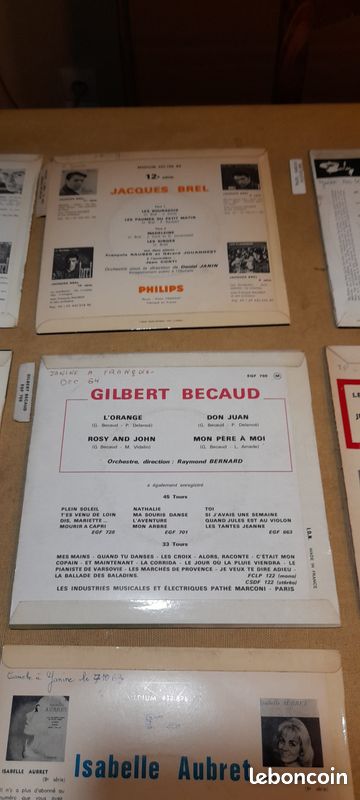Lot disques vinyles 45T 17cm Variété française Gilbert Becaud Jacques Brel Hugues Aufray Leo Ferre Isabelle Aubret Nicolas Peyrac Jean Ferrat Alain Barriere Enrico Macias Guy Bedos Pierre Repp (image 12)