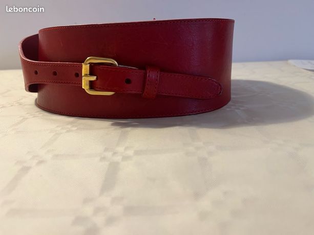 Ceinturon Large En Cuir Rouge Vintage Miss Sixty - Longueur 100 Cm - Occasion - Accessoire Rock Et Rétro