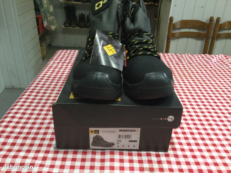 Chaussures de securite neuves pointures 44 avec étiquettes (image 3)