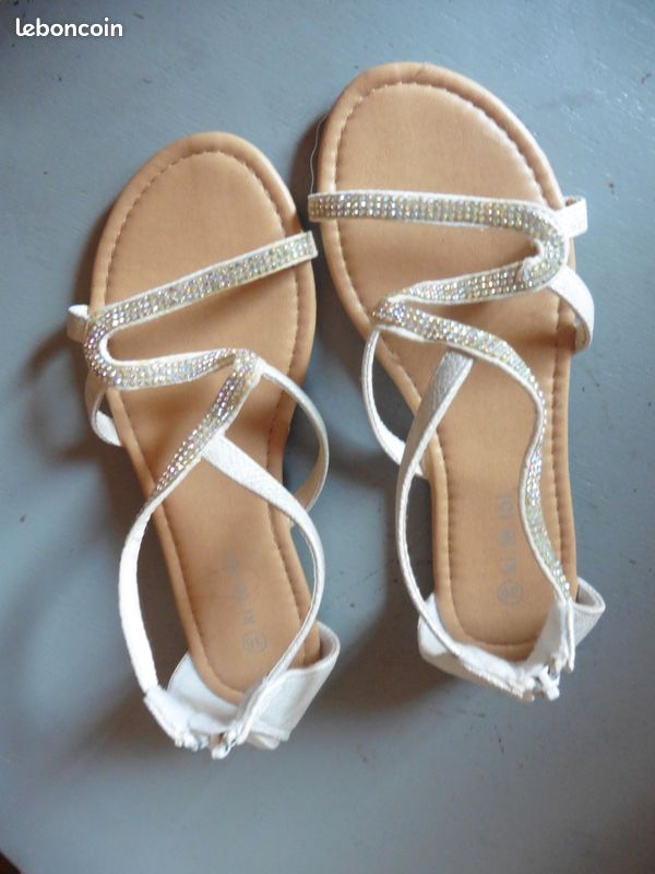 Une paire de nu pied neuf a paillettes taille 36 (image 1)
