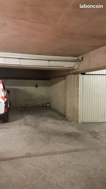 Parking 12 m² · à Marseille · 12 m² · 110 €/mois