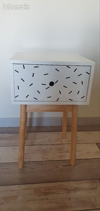 Table de chevet (image 1)