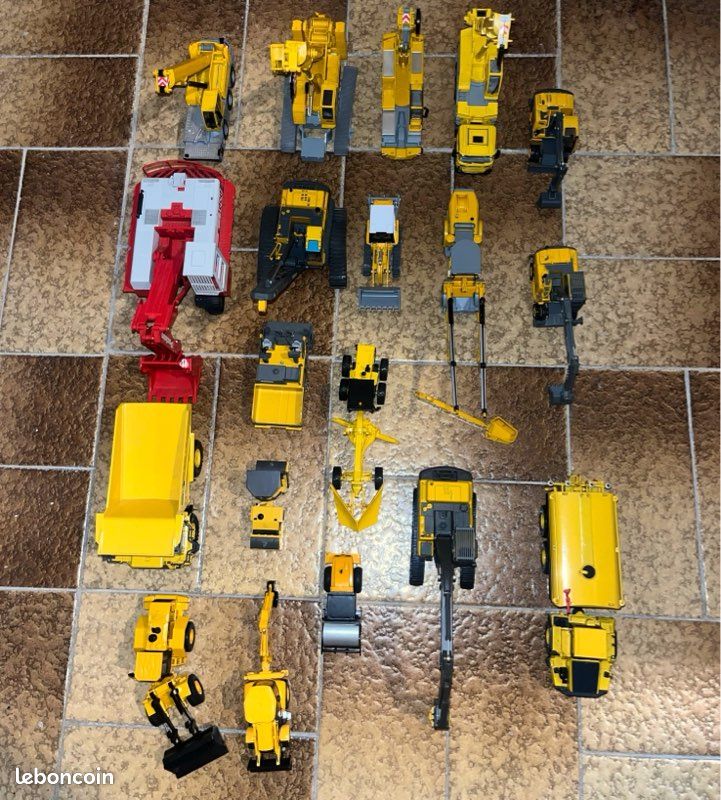 Miniature Poclain HC300 TL De Bourbon - 1:43 - Engin De Chantier - Collection