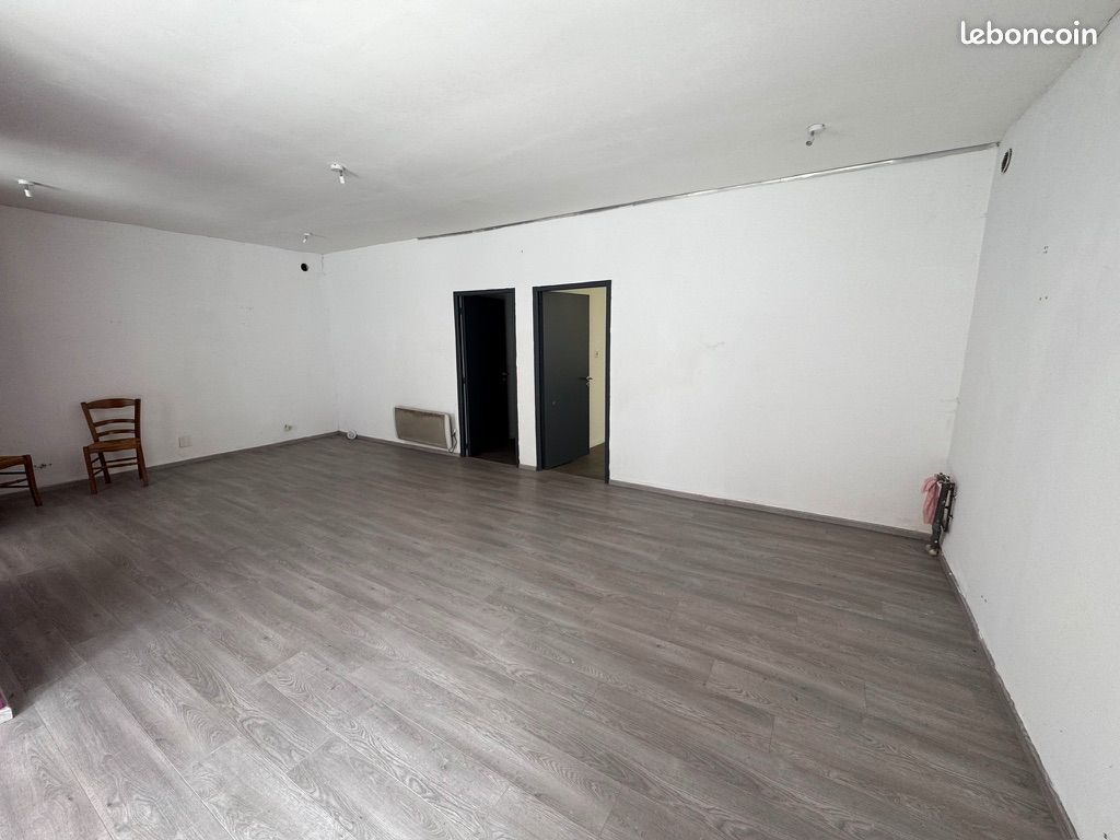 Immeuble 9 pièces · à Jarny · 147 000 €