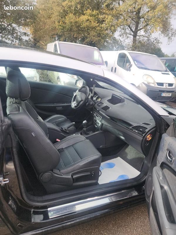 RENAULT MEGANE III CC dci 130 finition intense (image 5)