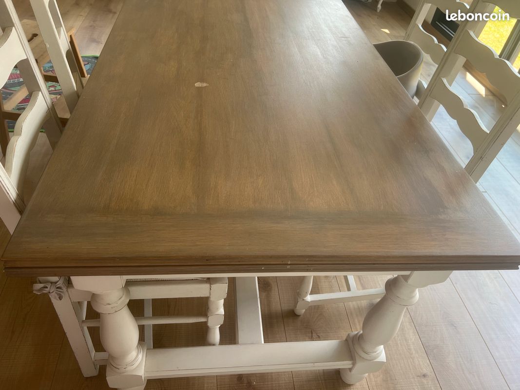 Table à manger et chaises (image 4)