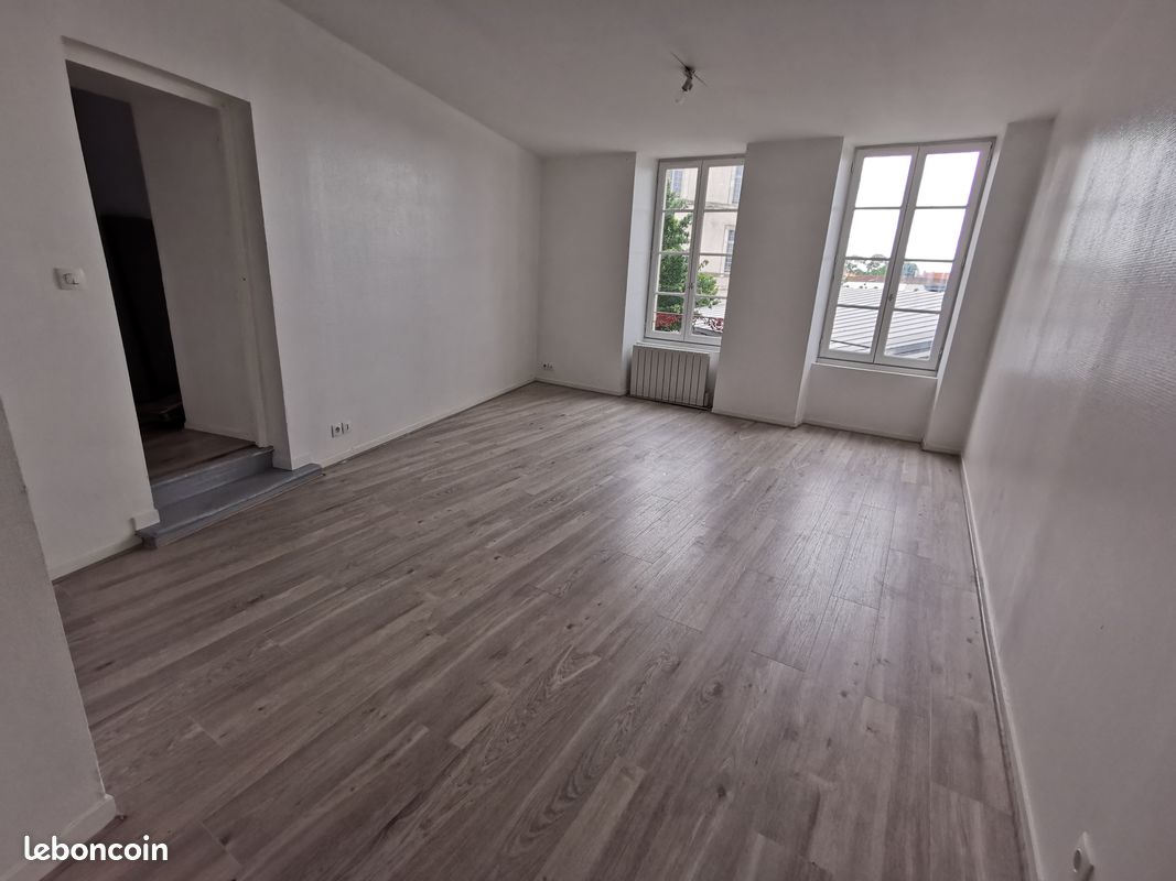Appartement 2 pièces 52 m² · à Saint-Maixent-l'École · 52 m² · 685 €
