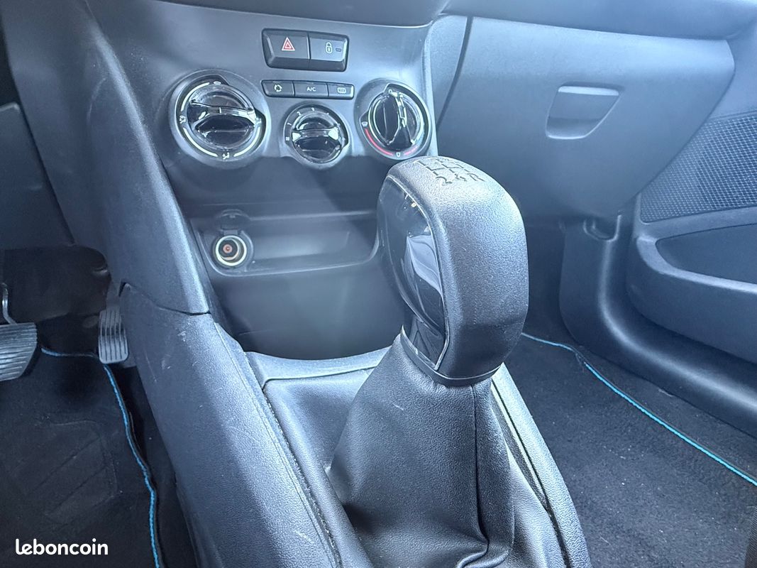 Peugeot 208 1.6 bluehdi 75ch premium (image 7)