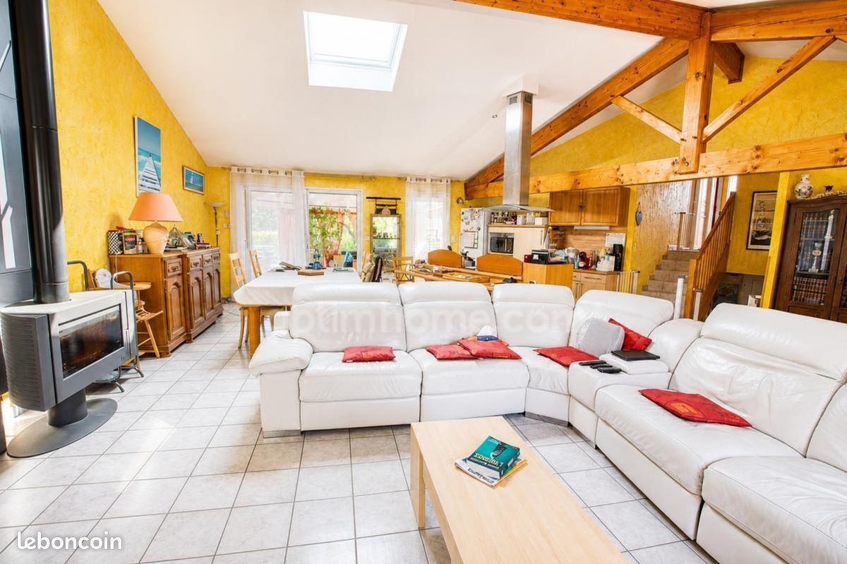 Maison 7 pièces 179 m² · à Villariès · 179 m² · 399 000 €