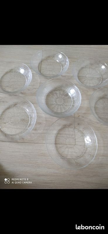 7 jolies assiettes en verre neuves à 5 euro (image 1)