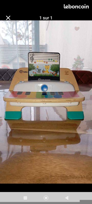 Piano (image 1)