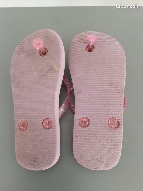 Paire de tongs violette à fleurs taille 30 (image 4)