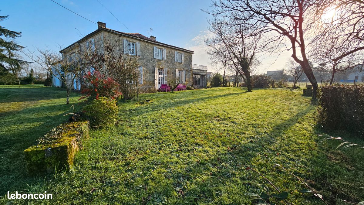 Maison 10 pièces 300 m² - Coulon 79510 (image principale 15)