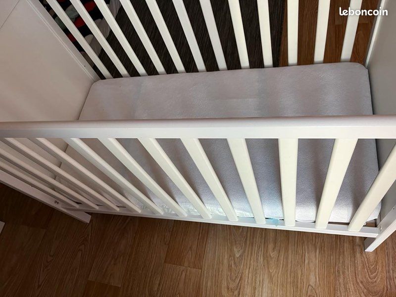 Lit bébé + matelas (image 2)