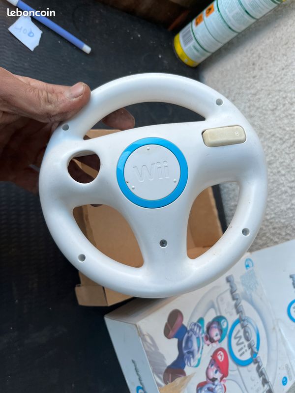 Jeu Mario Kart Wii + Volant Officiel Nintendo - Complet, Très Bon état, Version PAL FR