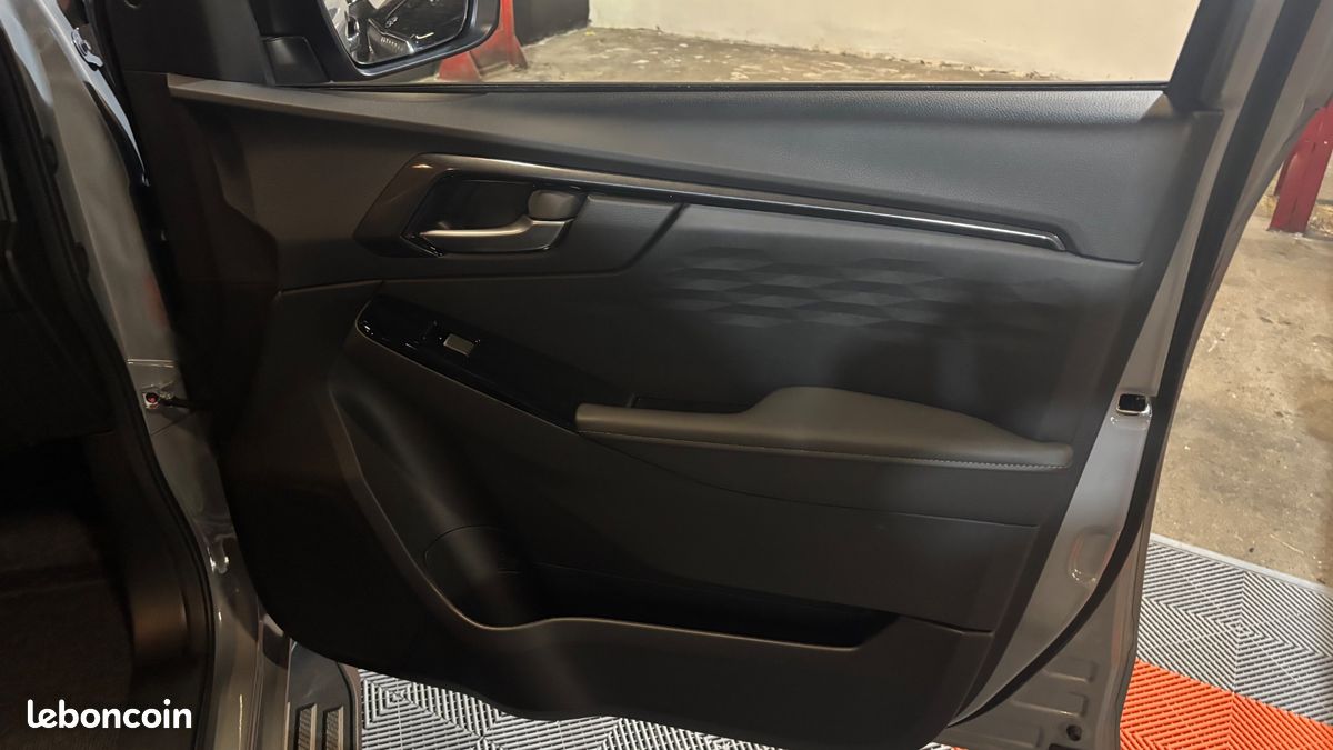 ISUZU D-MAX Dmax CREW 2,2L Nitro Sport / Pas de malus / TVA Récuperable / ATTELAGE /HARD TOP (image 37)