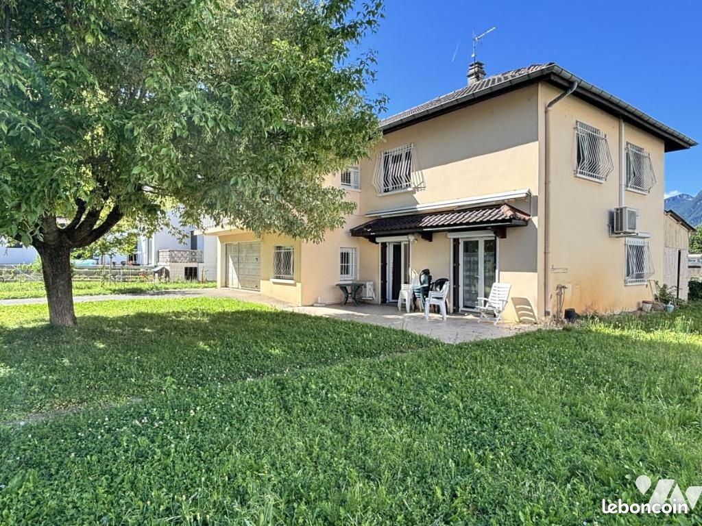 Maison 8 pièces 175 m² · à Grenoble · 175 m² · 330 000 €