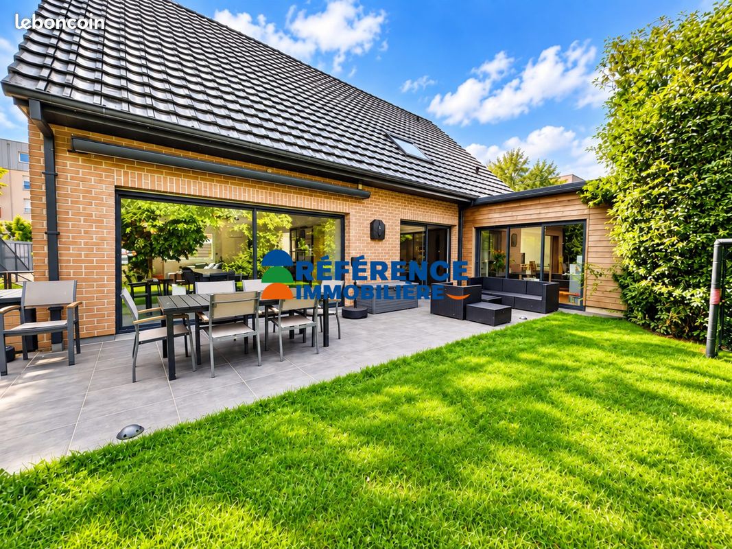 Maison 5 pièces 192 m² · à Pérenchies · 192 m² · 680 000 €