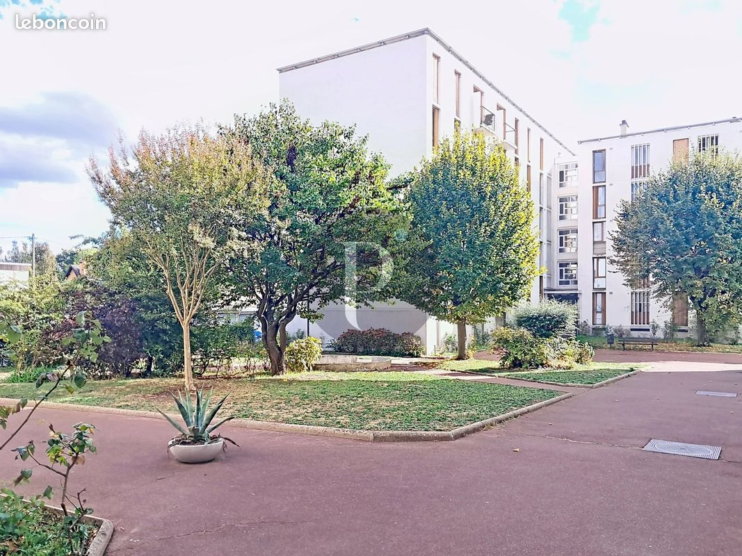 Appartement 4 pièces 70 m² · à Villejuif · 70 m² · 250 000 €