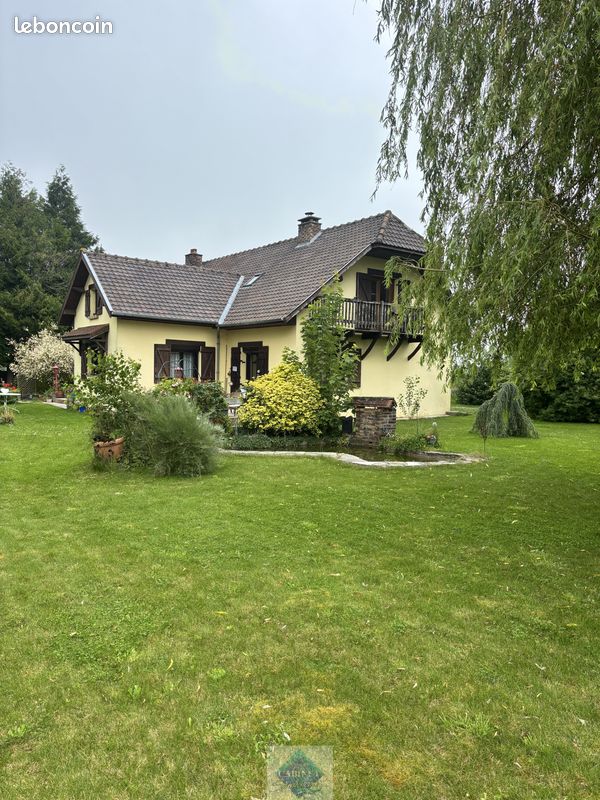 Maison 8 pièces 232 m² · à Cerisy-Buleux · 232 m² · 290 000 €