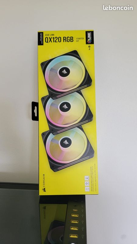 Kit de démarrage ventilateurs PWM 120 mm iCUE LINK QX120 RGB avec iCUE LINK System Hub (image 1)