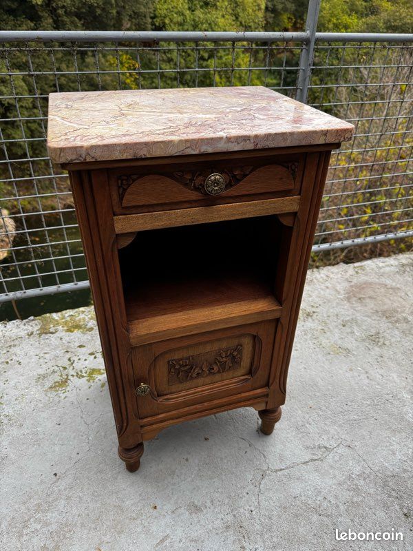 Table de nuit du 19ème siècle (image 1)