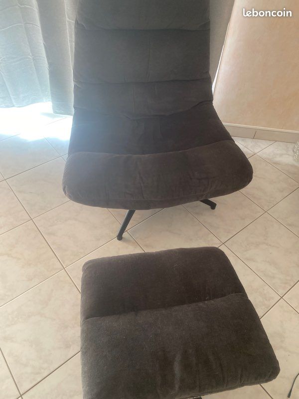 Fauteuil avec repose pied (image 2)