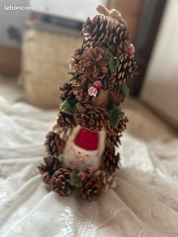 Décoration de Noël - Sapin en pomme de pin (image 2)