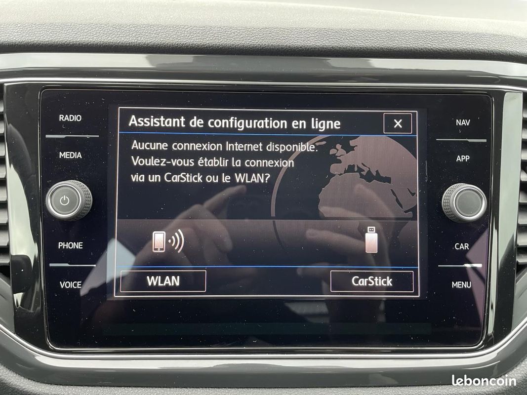 VOLKSWAGEN T-ROC CARAT / 2.0 L TDI / 150 Ch / 4 MOTION / BV DSG / 1 ERE MAIN / TOIT OUVRANT (image 26)