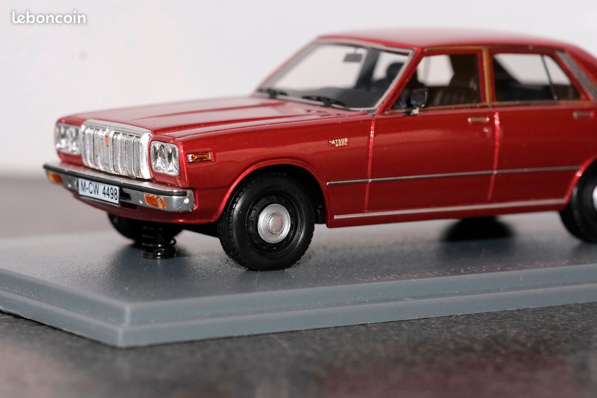 NEO 1/43 Datsun 200L Laurel C230 1977 Bleu – Résine – Modèle Réduit Occasion