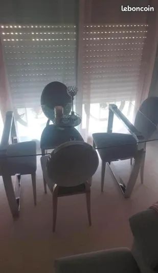 Table à manger avec chaises (image 2)