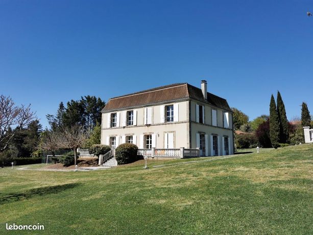 Maison 10 pièces 320 m²